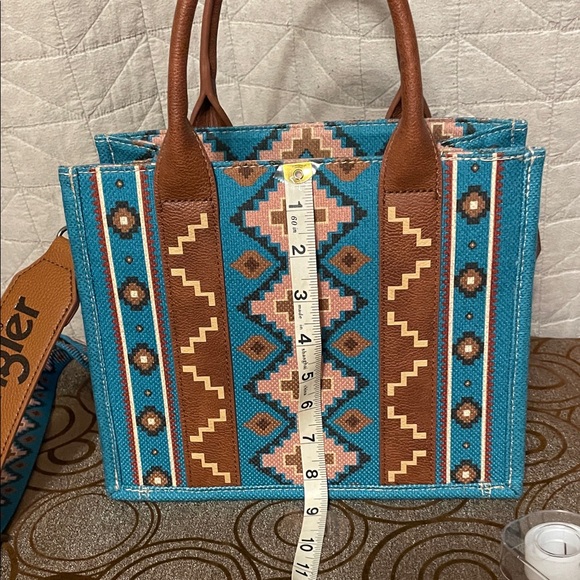 Wrangler Teal and Tan Geometric Purse - Picture 8 of 10